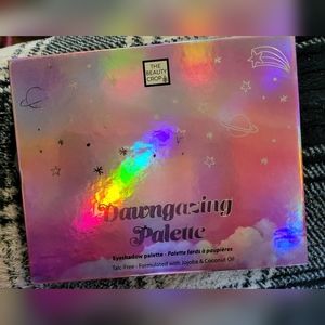 The Beauty Crop Dawngazing eyeshadow pallet